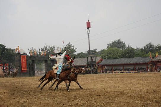 岳飞枪挑小梁王