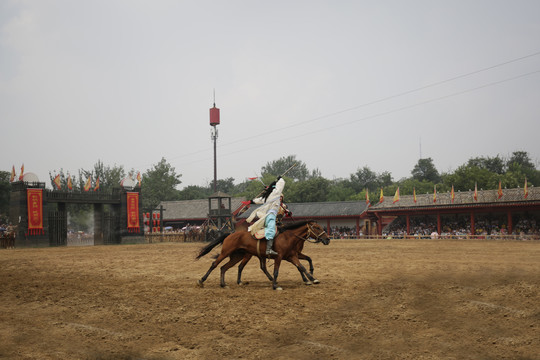 岳飞枪挑小梁王