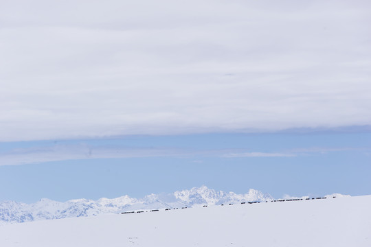 雪后祁连山