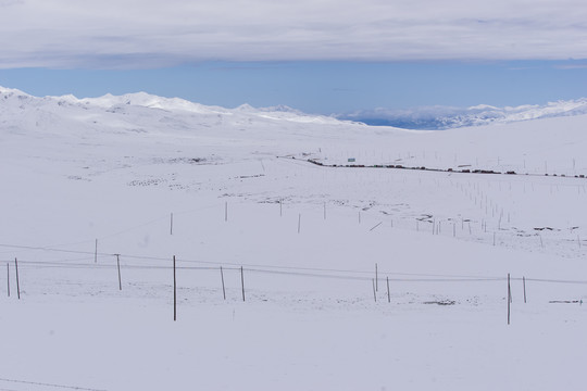 雪后祁连山