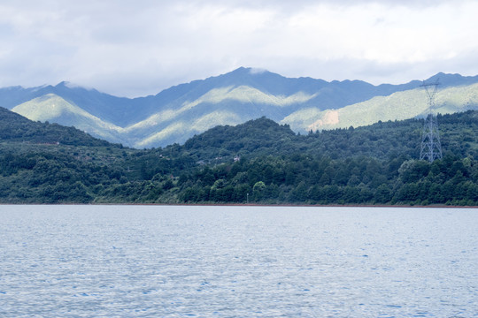 湖光山色