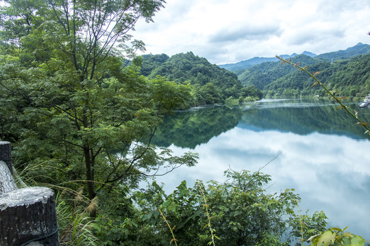 湖光山色