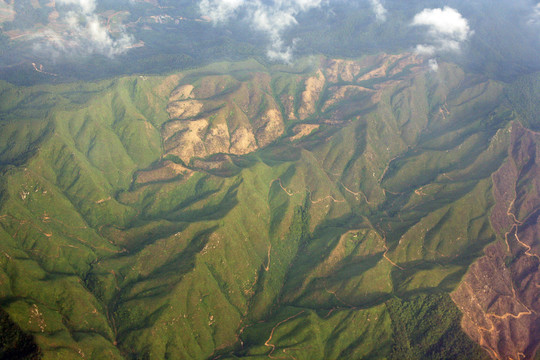 鸟瞰山川河流