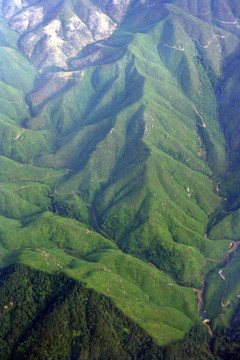 鸟瞰山川河流