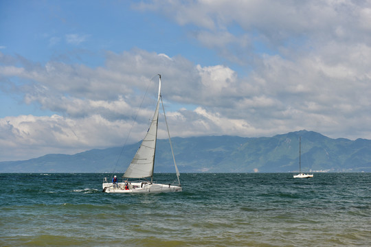 抚仙湖帆船