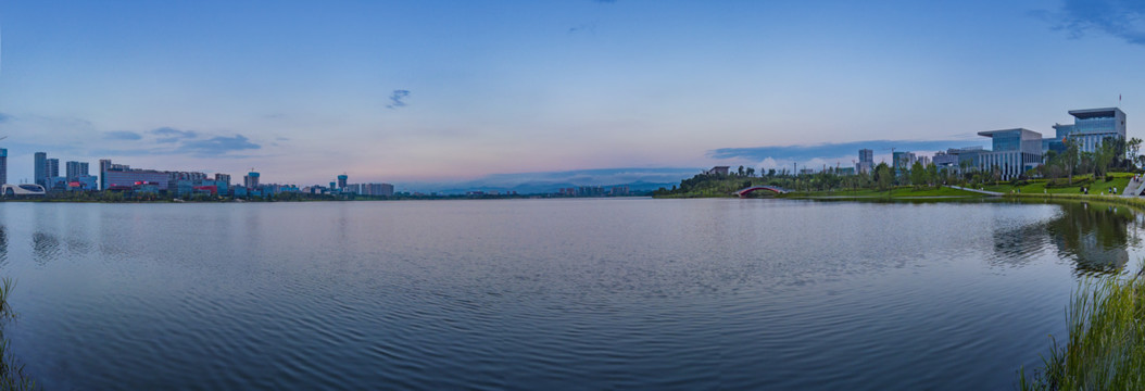 兴隆湖平视大景