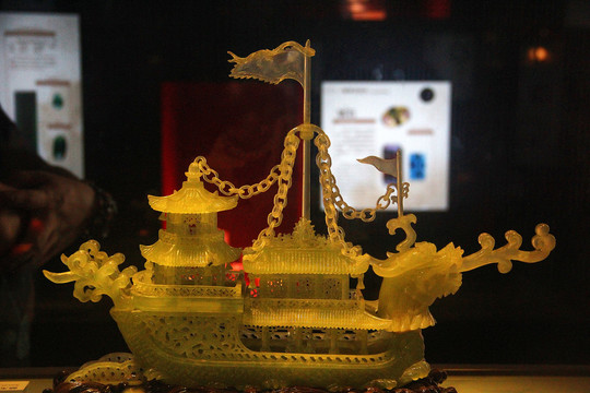 广东博物馆玉雕中国古船