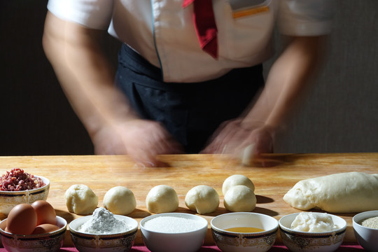 云腿月饼制作之下剂子