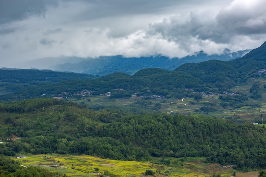 云南龙川江河谷