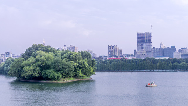 湖畔风采