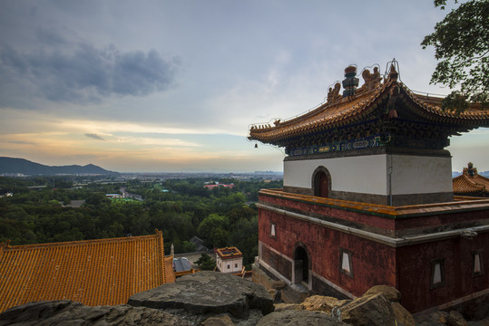 北京颐和园四大部洲景区夏季风光