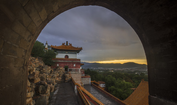 北京颐和园四大部洲景区夏季风光