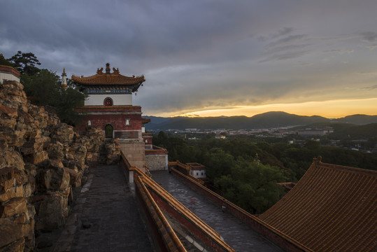 北京颐和园四大部洲景区夏季晚霞