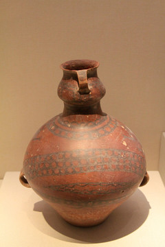 三耳彩陶罐4000年前