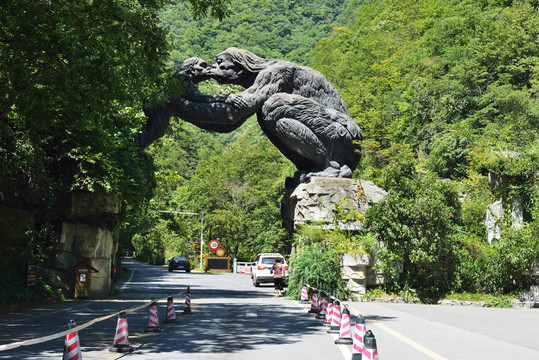 神农架风光官门山