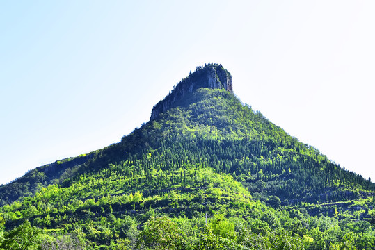 山东丘陵崮山地貌