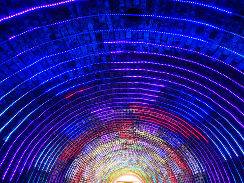 彩虹隧道