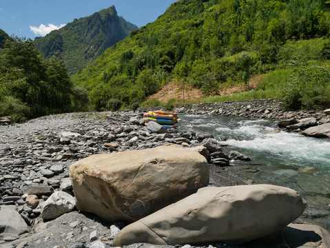 山中小溪