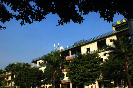 广州大学城广东工业大学