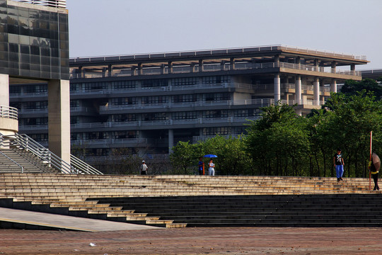 广州大学城广东工业大学