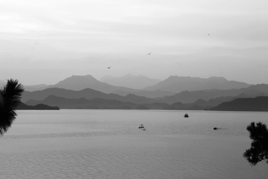 水墨千岛湖景色