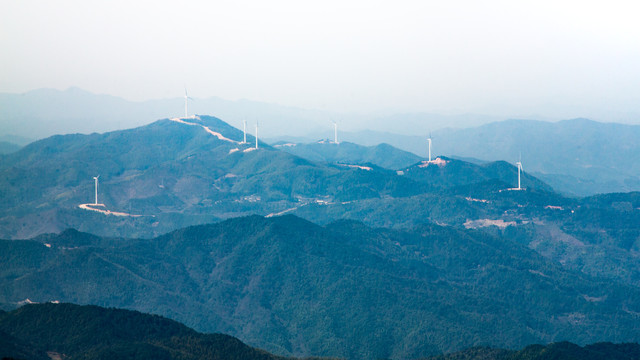 高山上的风车