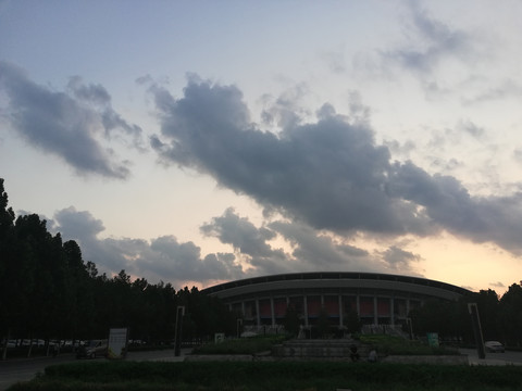 阴雨的天空