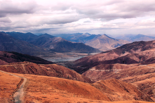 丘陵山川