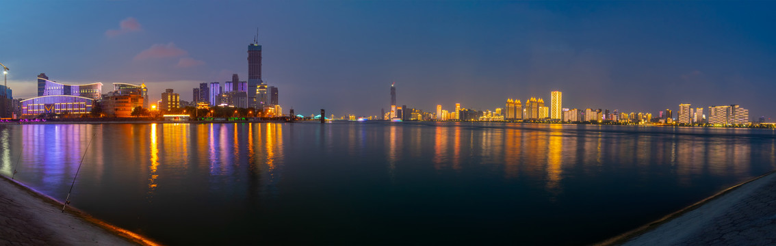 武汉夏日城市天际线夜景风光