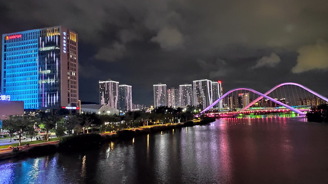 滨海江边河岸霓虹灯光夜景