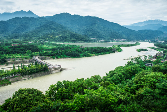 都江堰鱼嘴分水堤