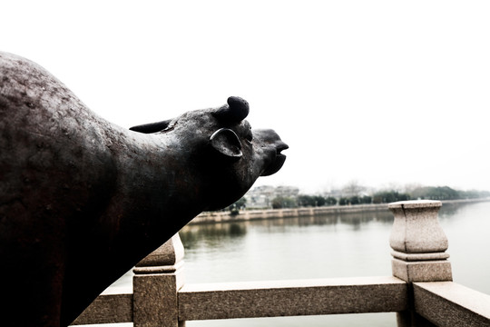 广济桥铁牛