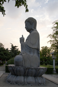 唐大慈恩寺遗址大佛像