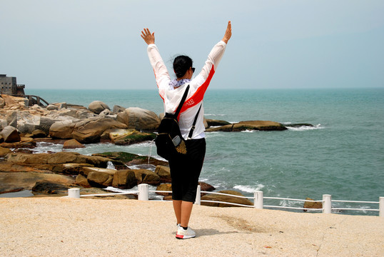 海岸女人