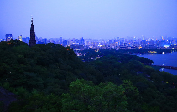 宝石山保俶塔