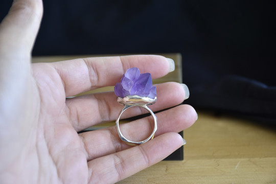 紫晶矿石首饰戒指