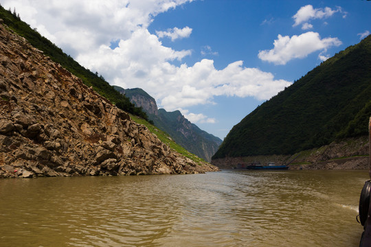 巫山神女溪原始峡谷风光