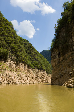 巫山神女溪原始峡谷风光