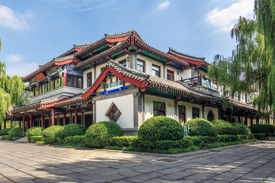 济南大明湖公园中式古建筑