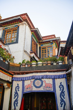 西藏藏式建筑一角
