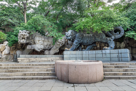 黑虎泉公园雕塑