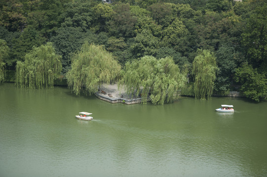 初秋的包公园景色宜人