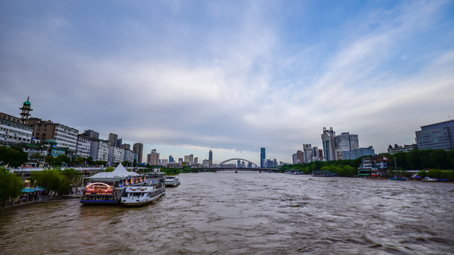 甘肃兰州中山桥外景