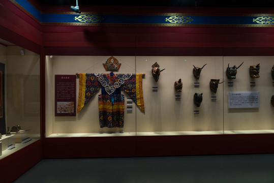 藏族戏服少数民族服饰