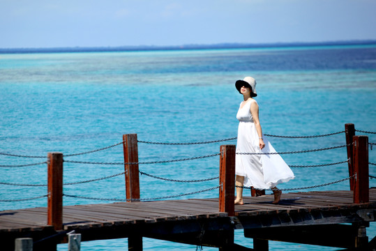 美女夏日风情