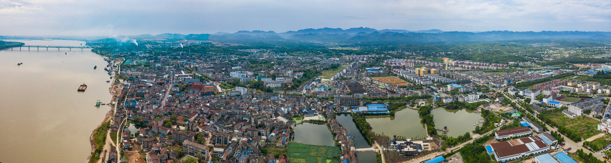 长江边小镇全景