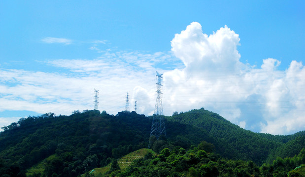 山中电网塔