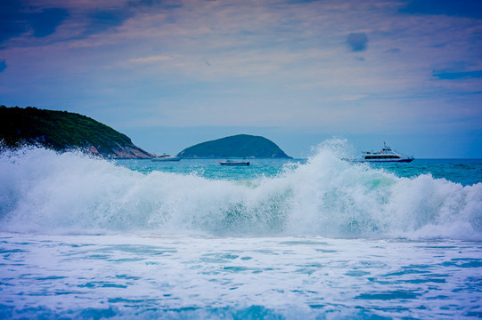 亚龙湾海浪