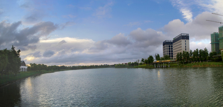 水岸湖畔全景图