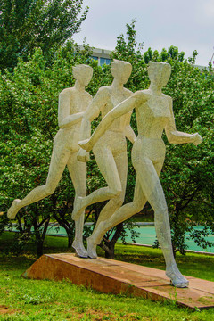 运动员长跑铁网镂空造型雕像